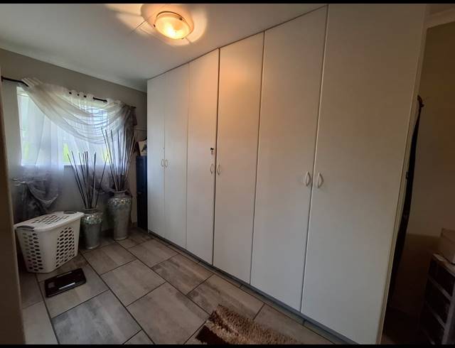 2 BEDROOM HOUSE FOR SALE IN VANDERBIJLPARK SW 5